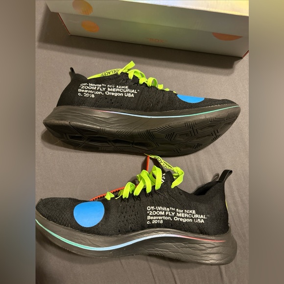 Nike Zoom Fly Mercurial Flyknit x
OFF-WHITE Black 2018 Men's 11.5.
AO2115-001 - Picture 3 of 11